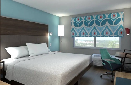 Chesterfield Hotel | Tru by Hilton Chesterfield Township Detroit