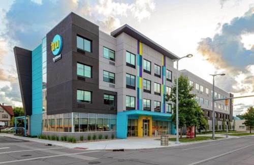Hough Hotel | Tru By Hilton Cleveland Midtown