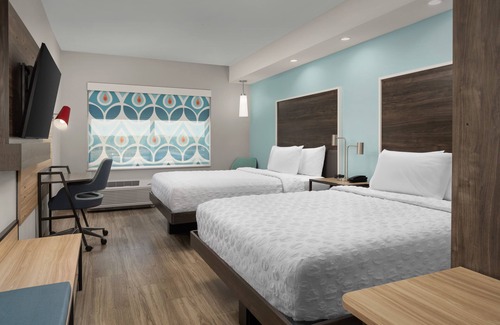 Cape Fear Hotel | Tru by Hilton Fayetteville I-95, NC