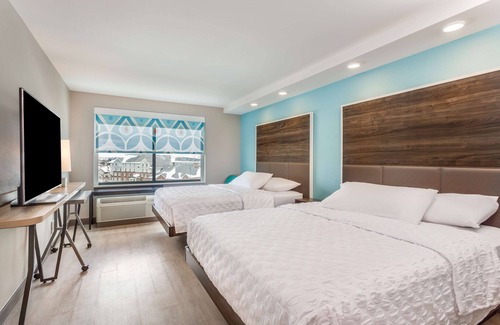 Madison Hotel | Tru by Hilton Madison West, WI