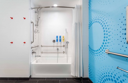 Madison Hotel | Tru by Hilton Madison West, WI