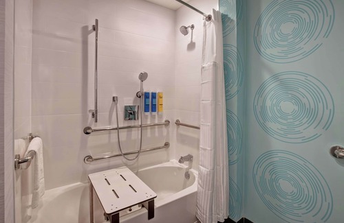 Oxford Hotel | Tru by Hilton Oxford