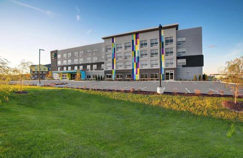 Stoughton Hotel | Tru By Hilton Stoughton