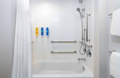 Wilmington Hotel | Tru by Hilton Wilmington