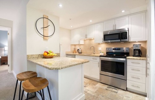 Upper Village Condo | True Luxury 3BR-2BA Next to Slopes w/HT,Pool,Sauna