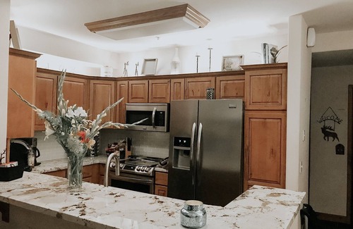 Four O'Clock Condo | TRUE Ski-In Ski-Out Luxury 2 bd. 2 bth -Riverbend Lodge -Perfect location!