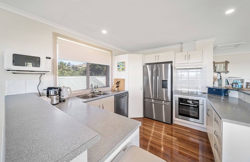 Fleurieu Peninsula House | True South | Stylish Home with Ocean Views