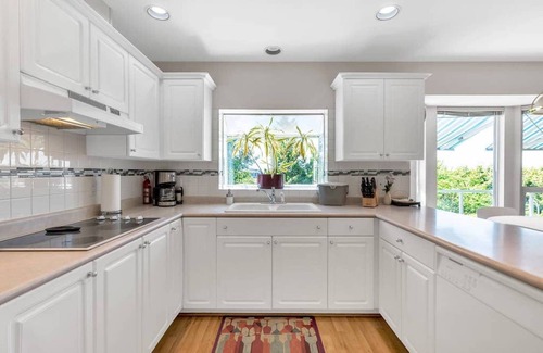 Delta House | Tsawwassen Vancouver 4Bdrm Pets OK. 30% discount shown for monthly rentals