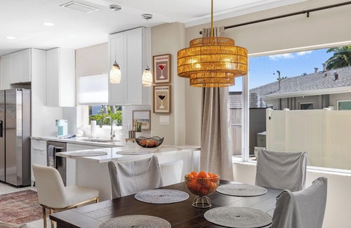 Island Estate Condo | tStylish Waterfront Condo – Canal View, Close to Everything, Far from the Noise