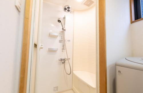 Shinsekai House | Tsutenkaku Royal House - Self Check-In Only