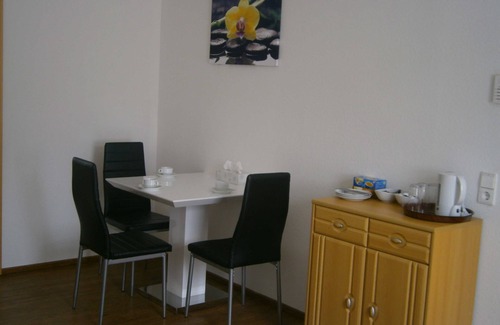Rheinhausen Apartment | TT Triple room at Europa-Park Rust - Thai Tawan Apartments at Europa-Park
