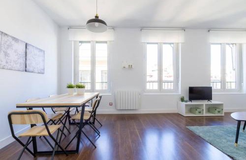 Barrio de La Latina Apartment | Tu hogar en La Latina en Calle Tabernillas by Batuecas