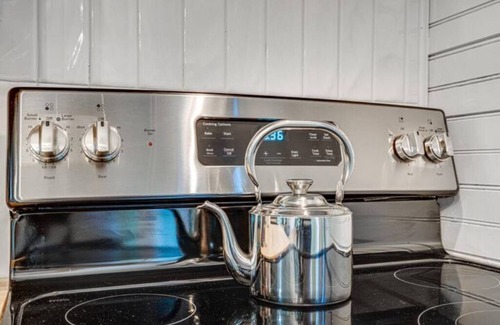 Shenandoah Cabin | Tuck's Starry Night cabin, Hot tub, Outdoor movies