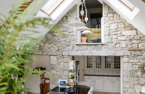 Newport Cottage | TUCKERS FARM, pet friendly, luxury holiday cottage in Gatcombe