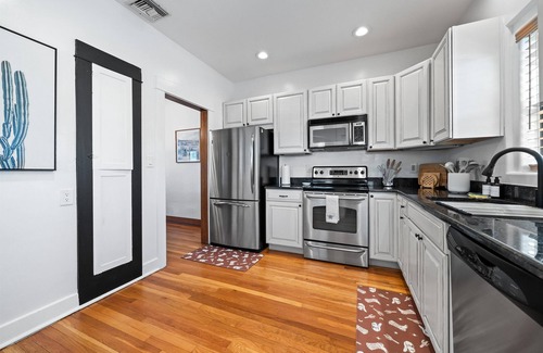 Sam Hughes House | Tucson Tip-Off Spot Near Downtown & U of A