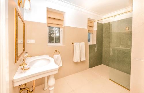 Nuwara Eliya Villa | Tudor Barn - Little England Cottages