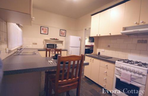 Mount Dandenong House | Tudor Cottages