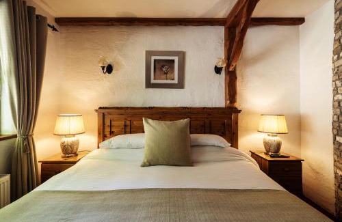 Laragh Bed & Breakfast | Tudor Lodge