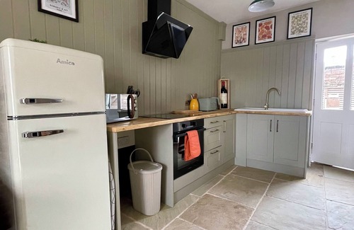 King's Lynn House | Tudor Rose Townhouse. Vibrant, modern and in the heart of King’s Lynn!