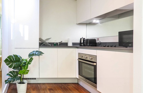 The Westside Apartment | Tudors eSuites Birmingham City Centre Apartments near Gas Street Basin