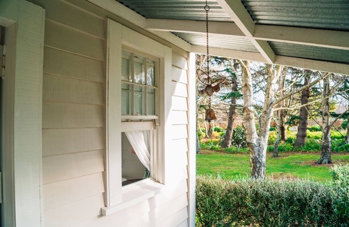 Pirinoa Cottage | Tuhitarata Hideaway. Romantic Couples Retreat