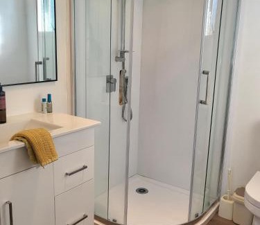Rotowaro Bed & Breakfast | Tui Cottage