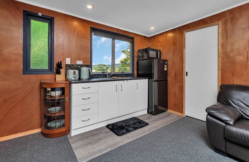 Waipu House | Tui Cottage - Waipu Holiday Retreat
