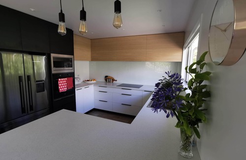 Nelson House | 'Tui Glen' - secure family home close to Nelson town