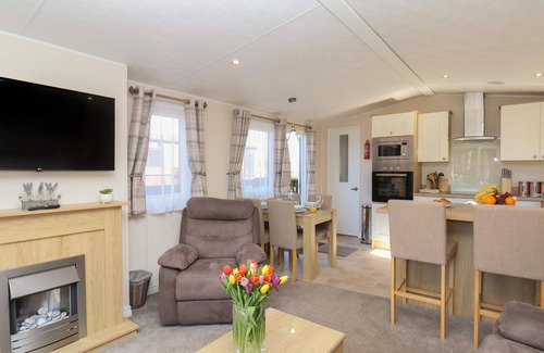 Runswick Bay Cottage | TULIP LODGE, pet friendly, country holiday cottage in Staithes
