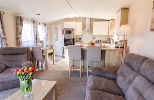 Runswick Bay Cottage | TULIP LODGE, pet friendly, country holiday cottage in Staithes