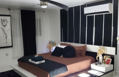 Tibbett's Turn Villa | Tulixx Cayman Villa