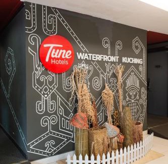 Kampung Surabaya Hotel | Tune Hotel - Waterfront Kuching