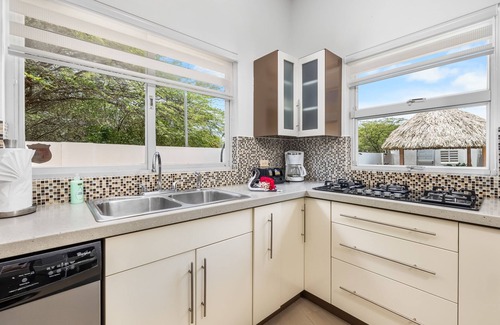 Kamay House | Turibana Villa- 3 Bedroom, 2 Bathroom