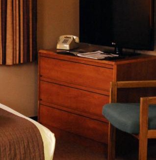 Marshall Hotel | Turkey Run Inn & Cabins