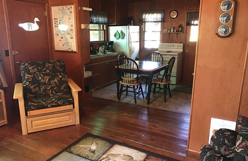 Harrison Cabin | *Turner Bay Chalet* a Charming Rustic Cabin on the Lake!