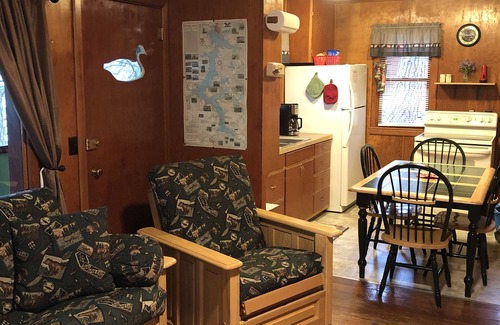 Harrison Cabin | *Turner Bay Chalet* a Charming Rustic Cabin on the Lake!