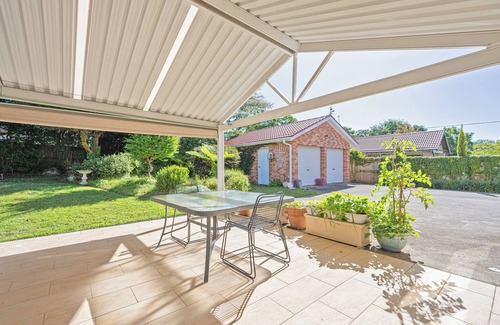 Turramurra House | Turramurra Spacious 6Br House close to Train/Parks
