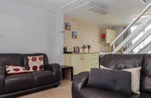 Dawlish Warren Cottage | TURTLE CHALET, pet friendly in Dawlish Warren