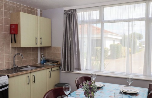 Dawlish Warren Cottage | TURTLE CHALET, pet friendly in Dawlish Warren