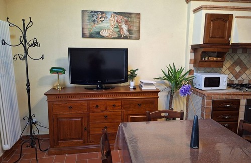 Fiesole House | Tuscan Barn 15 min from Florence, Parking, Garden