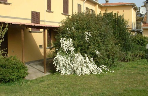 Cecina Apartment | Tuscan countryside apartment, garden, swimming pool, wi-fi, parking for relaxation and sea
