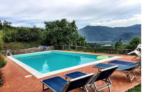 Mologno House | Tuscan Farmhouse in Hills w/Stunning Views - Private Pool, near Barga