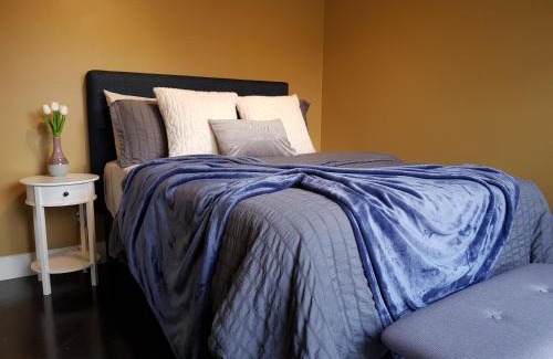 Tuscany House | Tuscan Ridge Guesthouse Calgary West