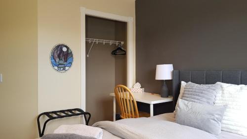 Tuscany House | Tuscan Ridge Guesthouse Calgary West