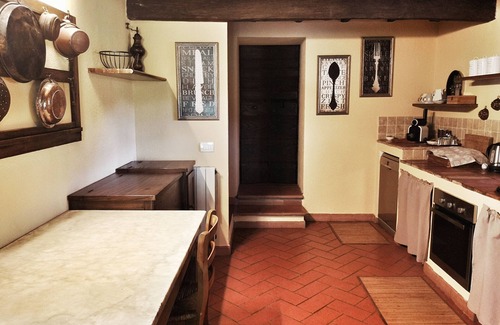 Arcidosso Villa | Tuscan stone villa with private pool surrounded by greenery