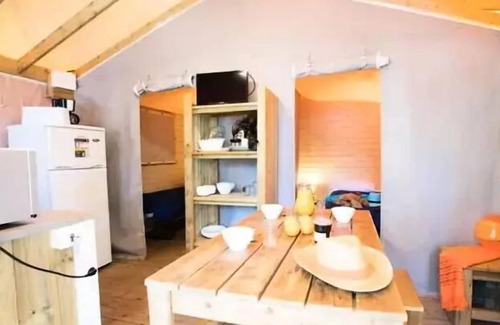 Messanges House | TV cabin