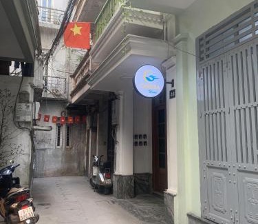 Doi Can Apartment | TV-Netflix STU 302 Near Uncle Ho's Mausoleum