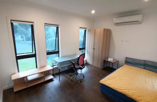 Glen Waverley House | tweed court