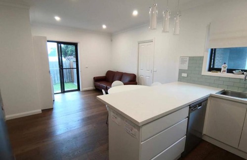 Glen Waverley House | tweed court