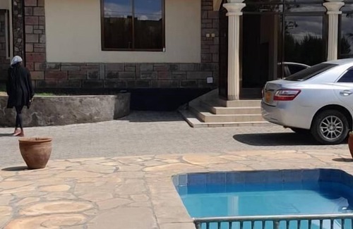Nakuru Villa | Twiga Whitehouse Villas